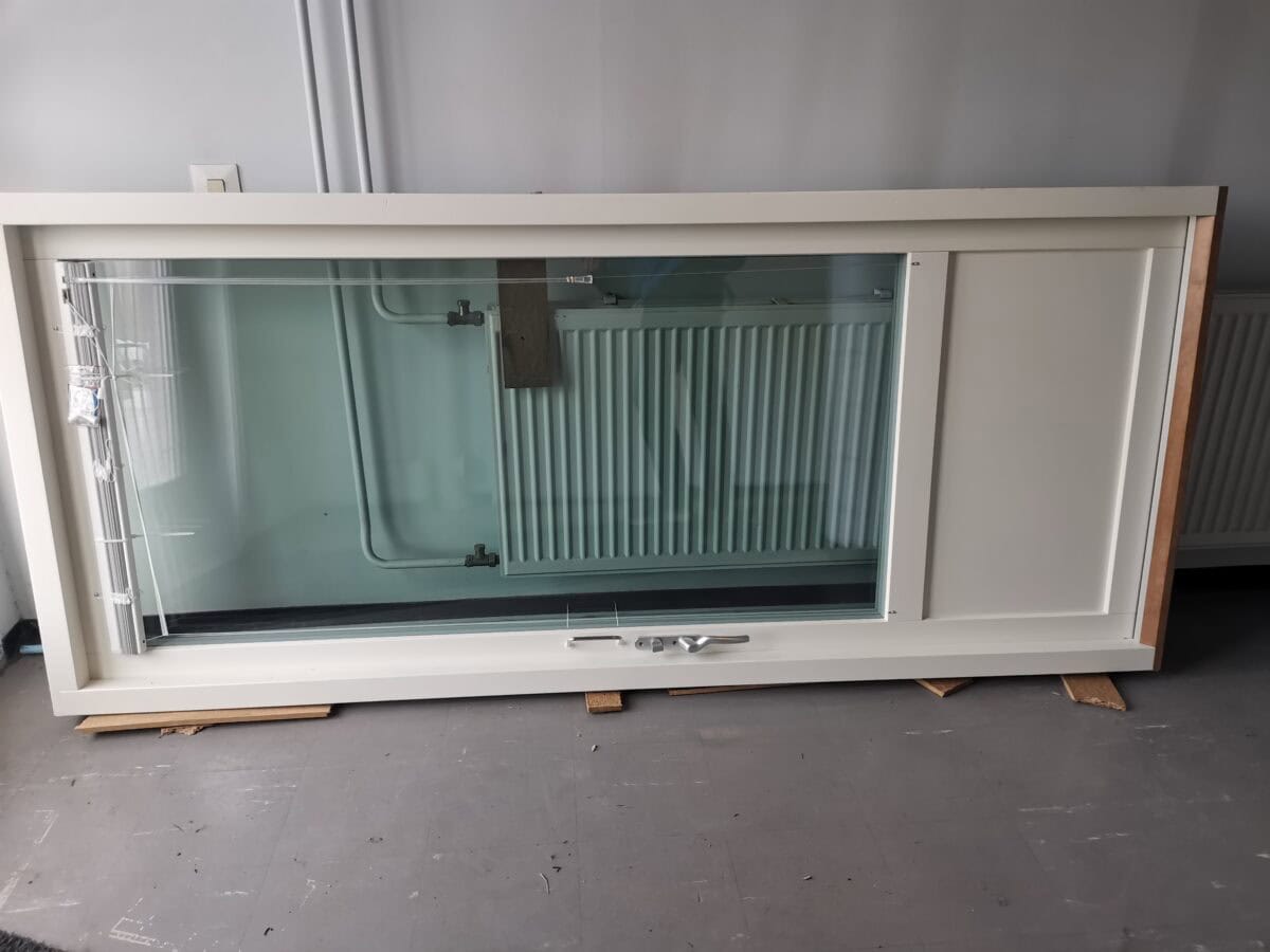 Parvekeovi 990 x 2270 mm IOU/A(H) 130 mm valk/valk